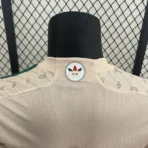 24–25 Juventus – Gucci-Trikot in Sonderausgabe mit gemeinsamem Markenlogo – Bild 7