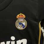 Real Madrid 11-12 Auswärts-Retro-Kinder-Fußballtrikot - Image 6