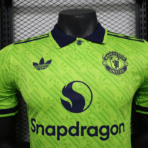 Fußballtrikots von Manchester United in der „Special Player“-Version, Nr. 24–25 - Immagine 5