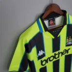 1998/99 Manchester City Retro Away Jersey – Bild 6