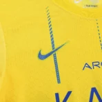 2023/24 Al Nassr Kinder-Heimtrikot + Shorts - Image 5