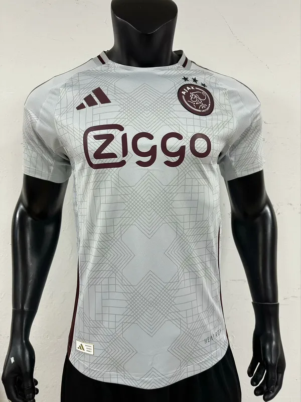 62076c526d 24–25 Ajax Auswärtstrikot (3. Trikot), Spielerausführung - Image 1