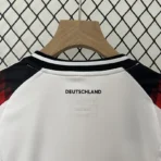 2024 Deutschland EM-Heimtrikot für Kinder: Trikot + Shorts - Image 10