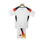 2024 Deutschland EM-Heimtrikot für Kinder: Trikot + Shorts - Image 3