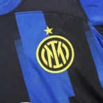23–24 Inter Mailand Heimtrikot-Komplettset: Trikot + Shorts + Socken – Bild 7