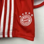 23–24 Kinder-Heimtrikot-Set des FC Bayern München - Image 8