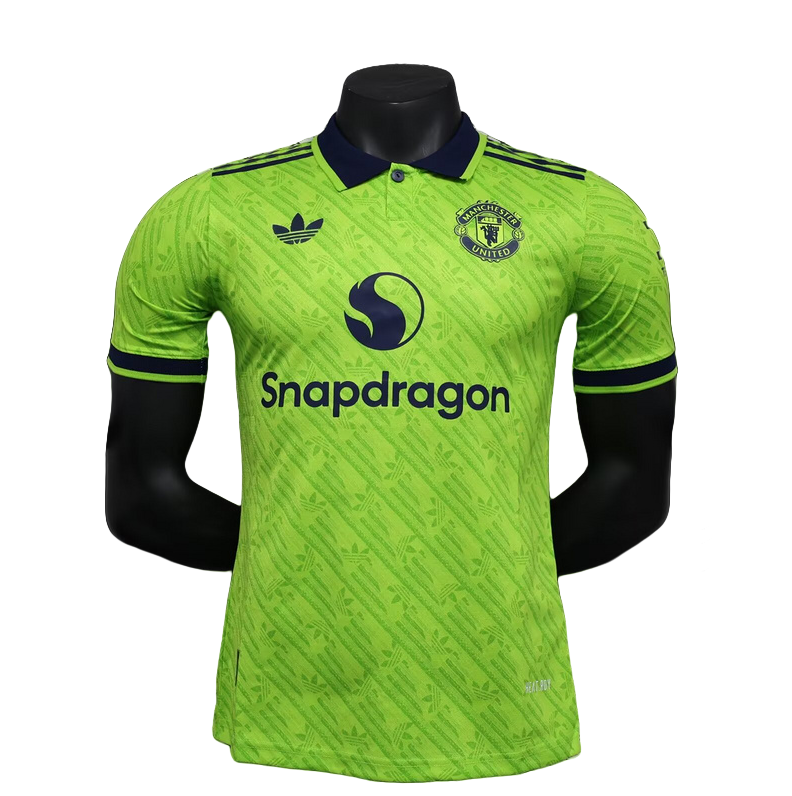 d4d8a86b5d Fußballtrikots von Manchester United in der „Special Player“-Version, Nr. 24–25 - Immagine 1