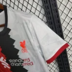 24–25 Liverpool Special Edition Fußballtrikot - Image 6