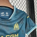 24–25 Marseille Auswärts-Fußball-Set für Kinder: Trikot + Shorts - Image 4