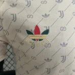24–25 Juventus – Gucci-Trikot in Sonderausgabe mit gemeinsamem Markenlogo – Bild 4
