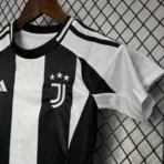24–25 Juventus Kinder-Heimtrikot-Set (Fußball) – Trikot + Shorts - Image 5