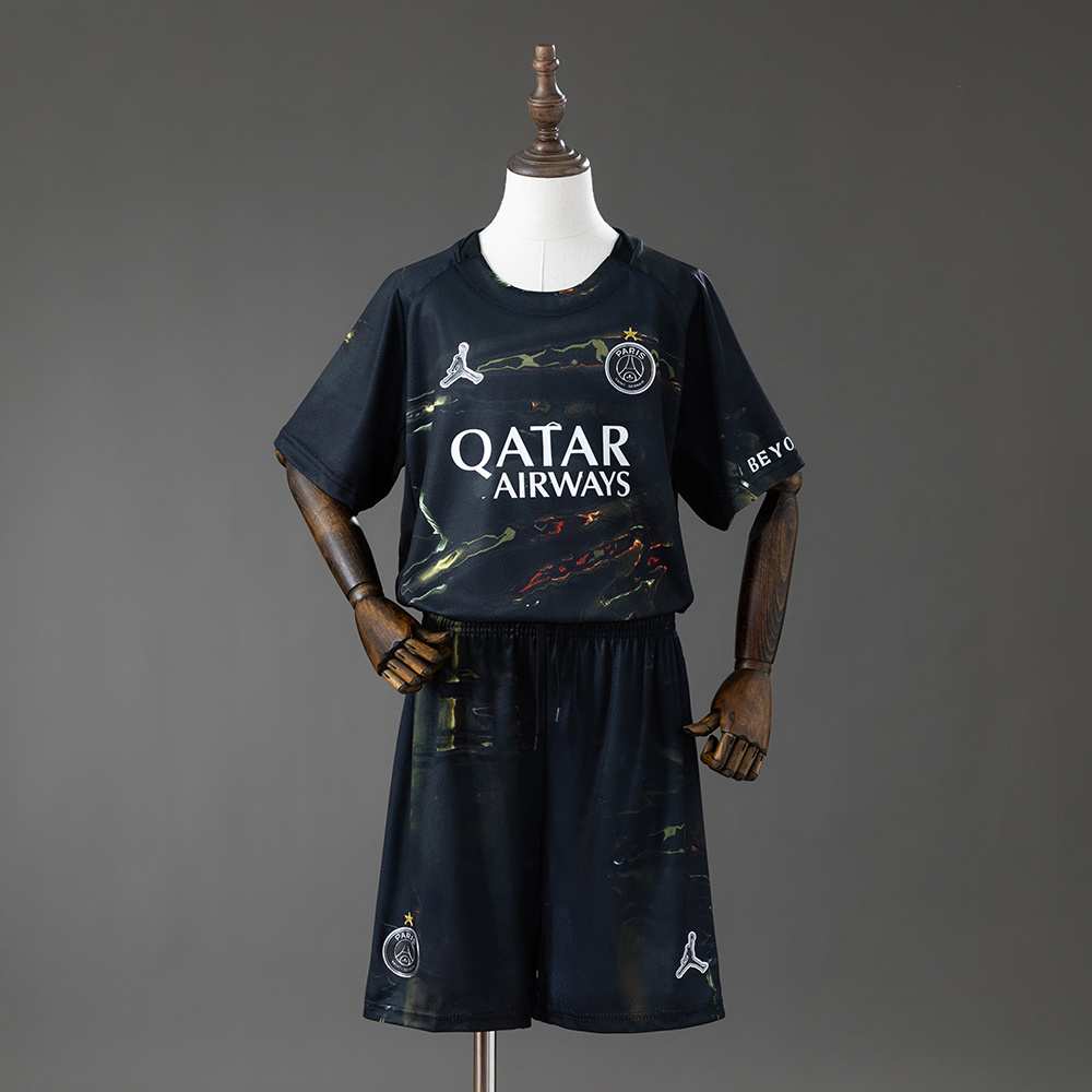 1acf2c60 PSG 25/26 Night Edition Kids Kit Jersey SIZE 16-28 - Immagine 1